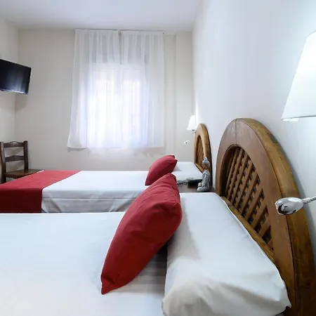 Hotel H28 Camas 3*