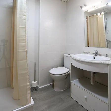 Hotel Hotel H28 Camas 3*